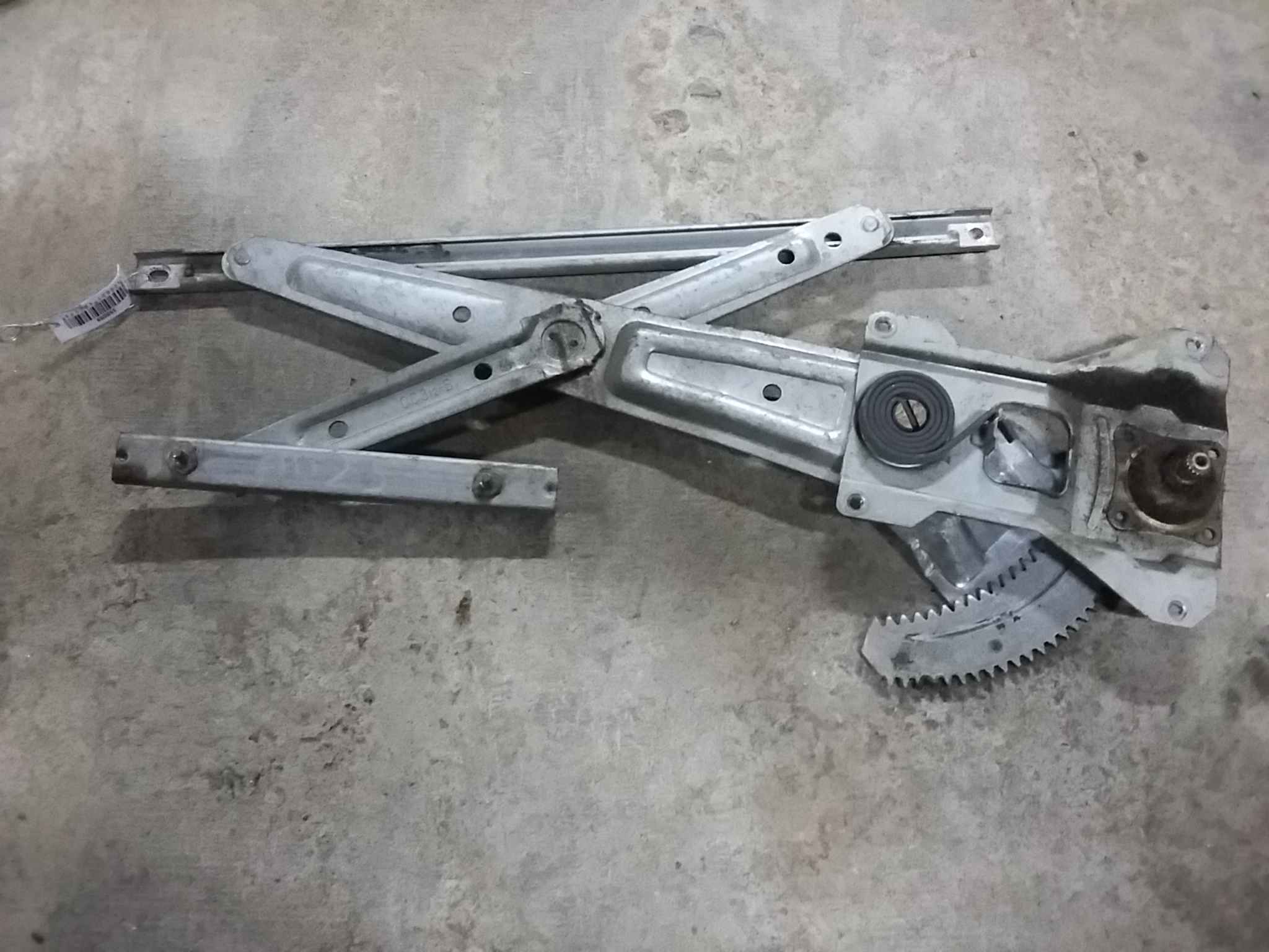 Стеклоподъемник задний правый NISSAN Serena C23 1991-2002